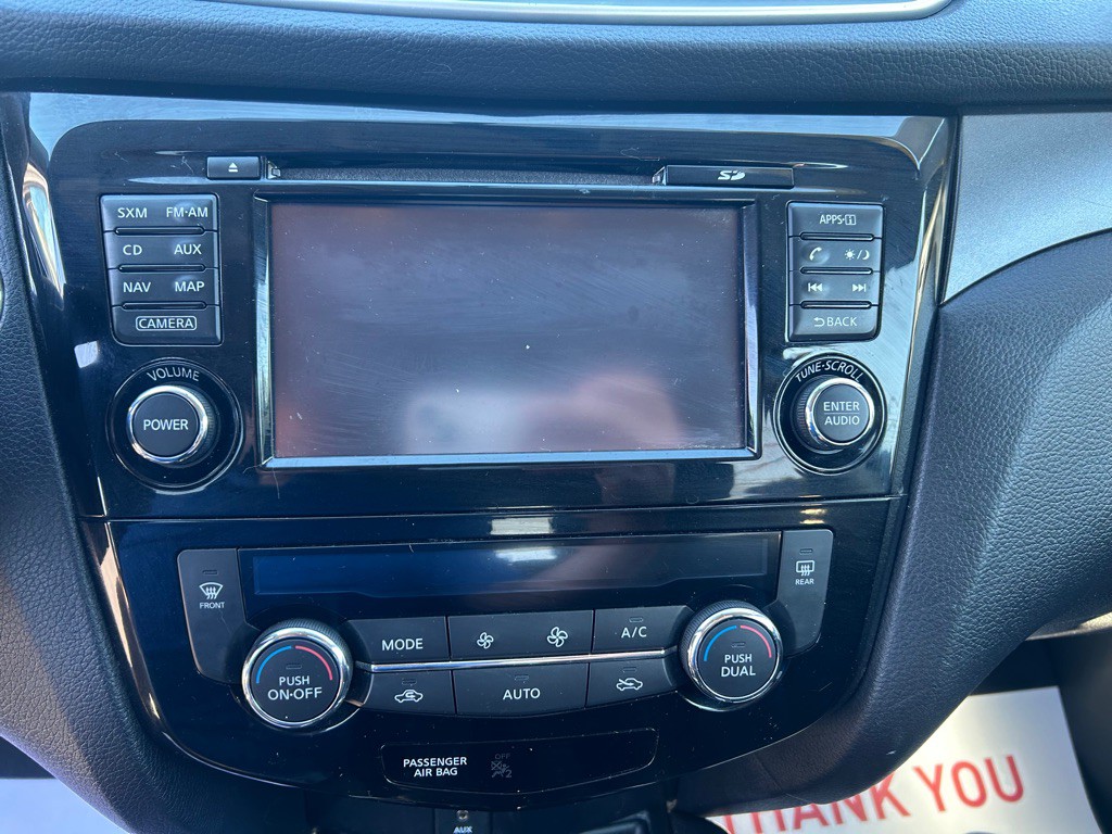 2015 Nissan Rogue Image 28