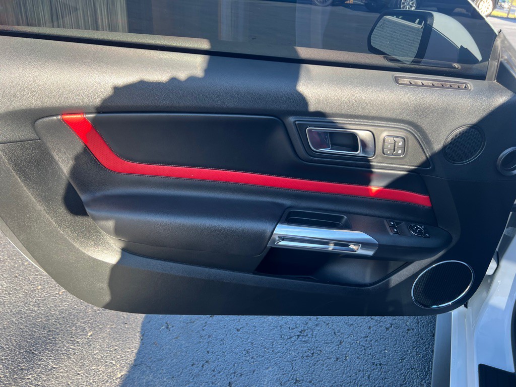 2020 Ford Mustang Image 10
