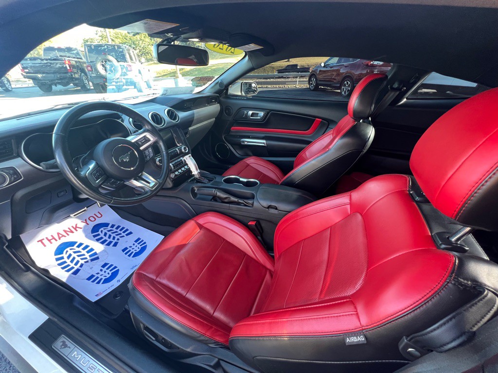2020 Ford Mustang Image 12