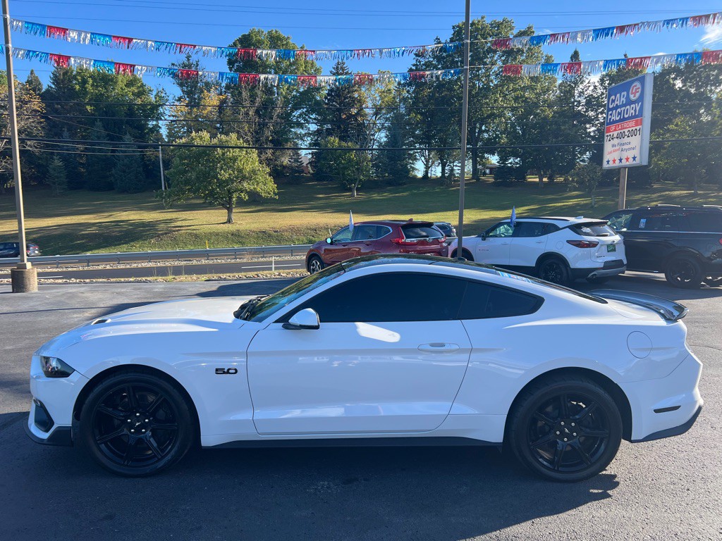 2020 Ford Mustang Image 2