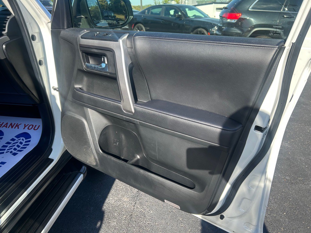 2023 Toyota 4Runner Image 33