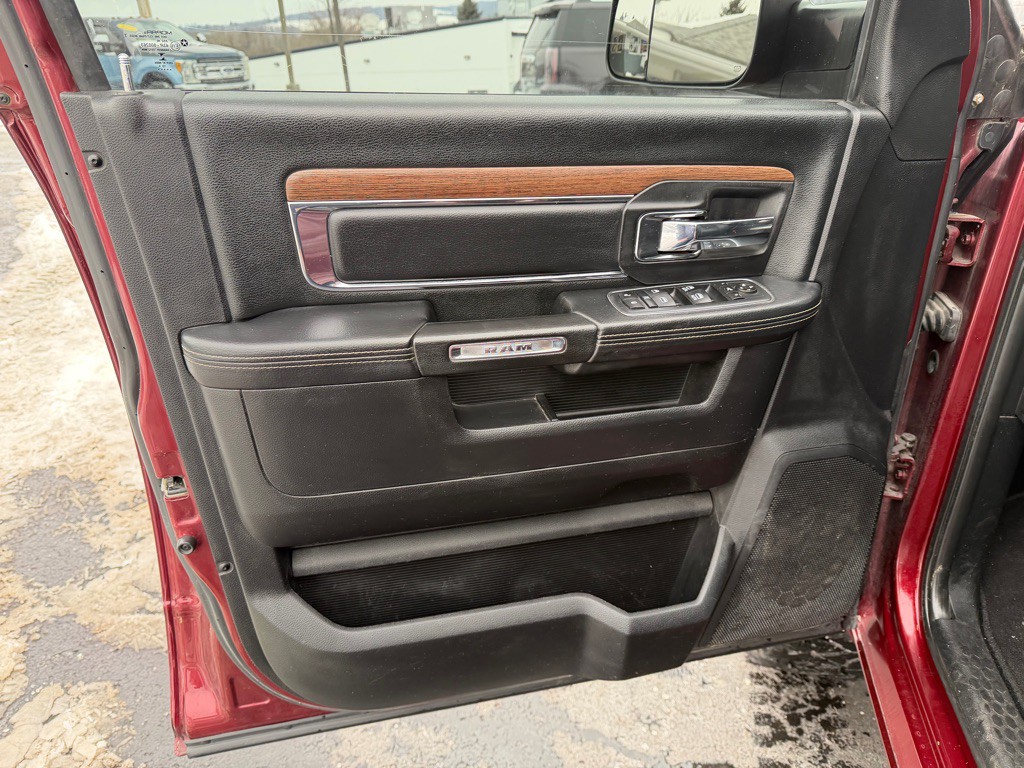 2016 RAM 2500 Image 12