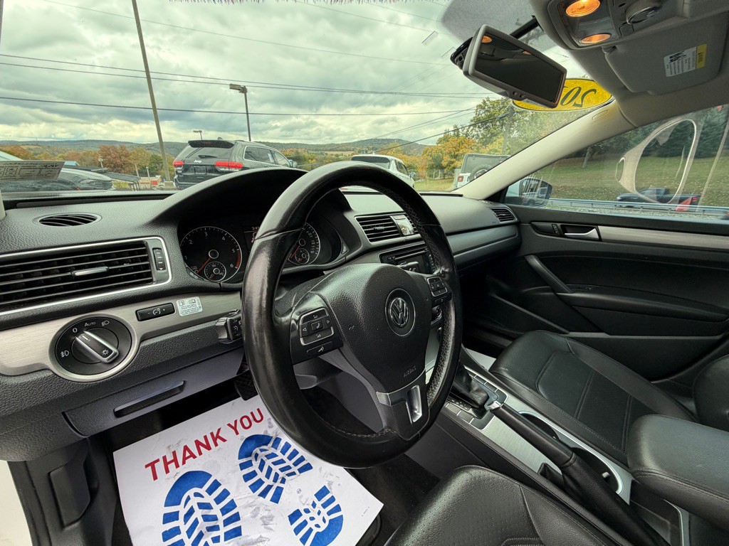 2014 Volkswagen Passat Image 10