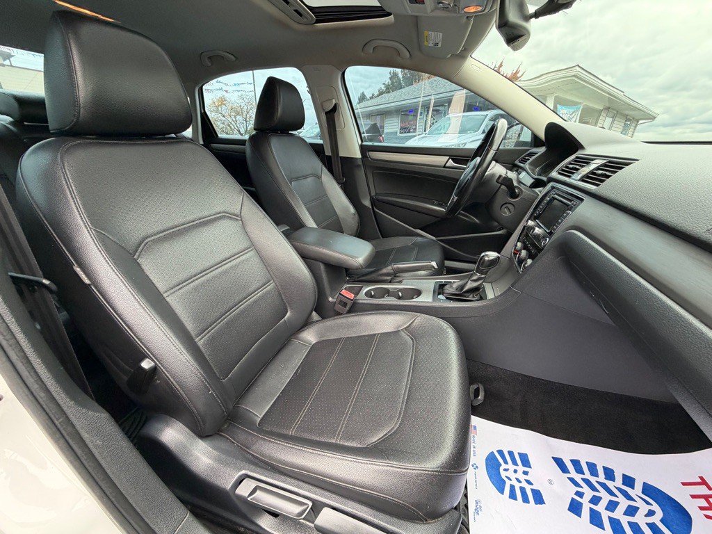 2014 Volkswagen Passat Image 22
