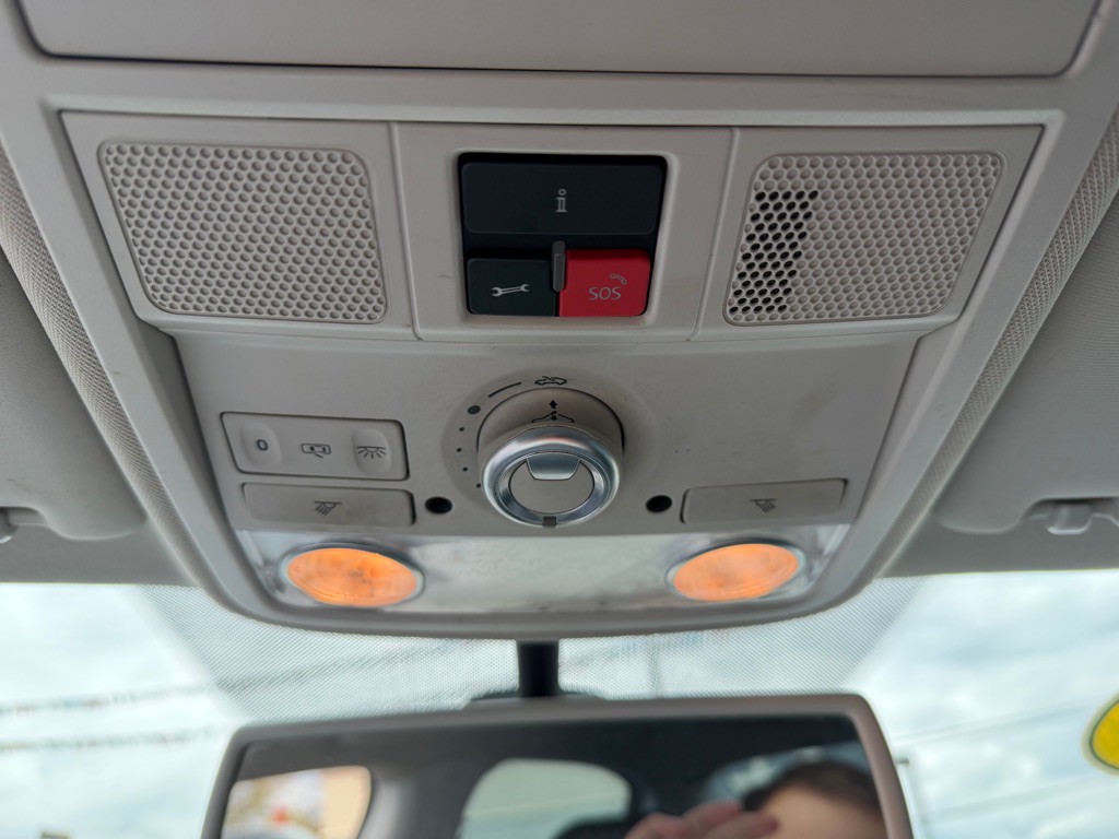 2014 Volkswagen Passat Image 35