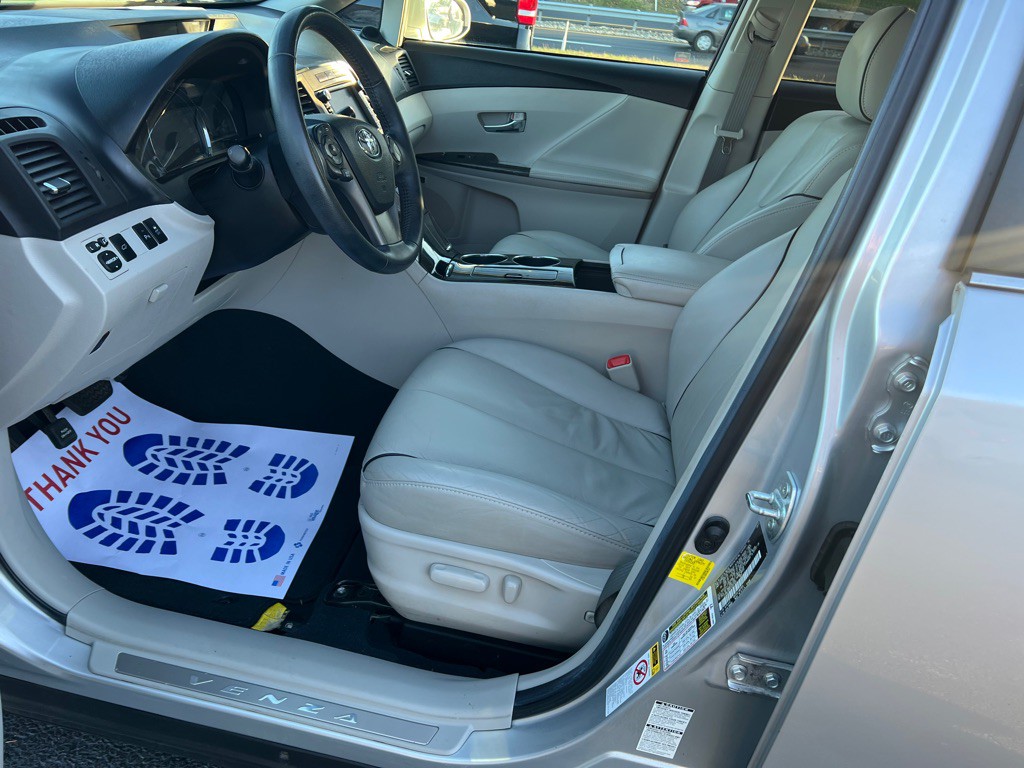 2014 Toyota Venza Image 15