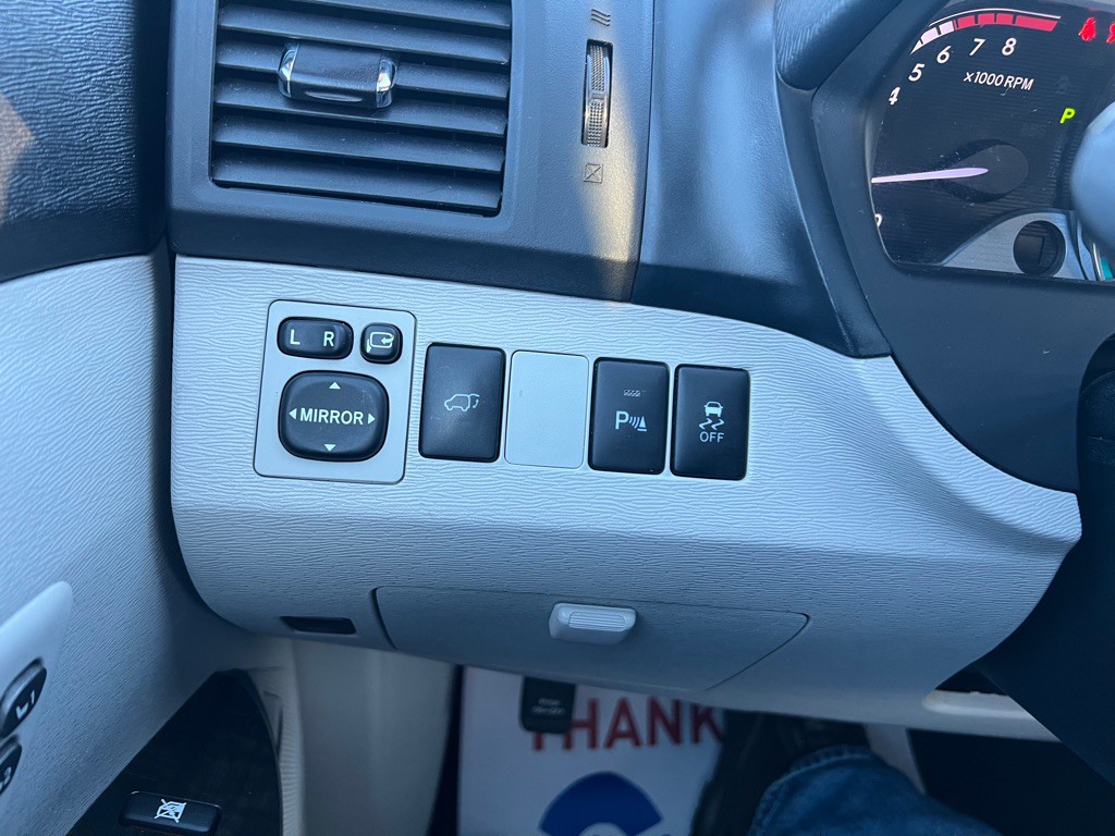 2014 Toyota Venza Image 17