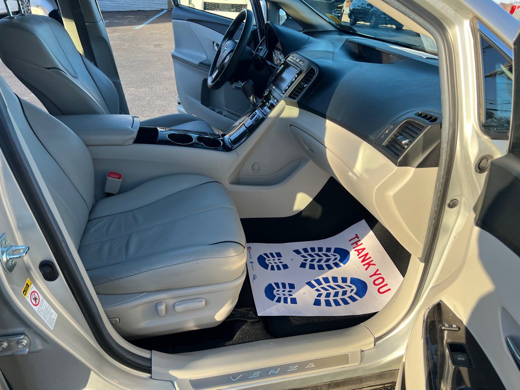 2014 Toyota Venza Image 36