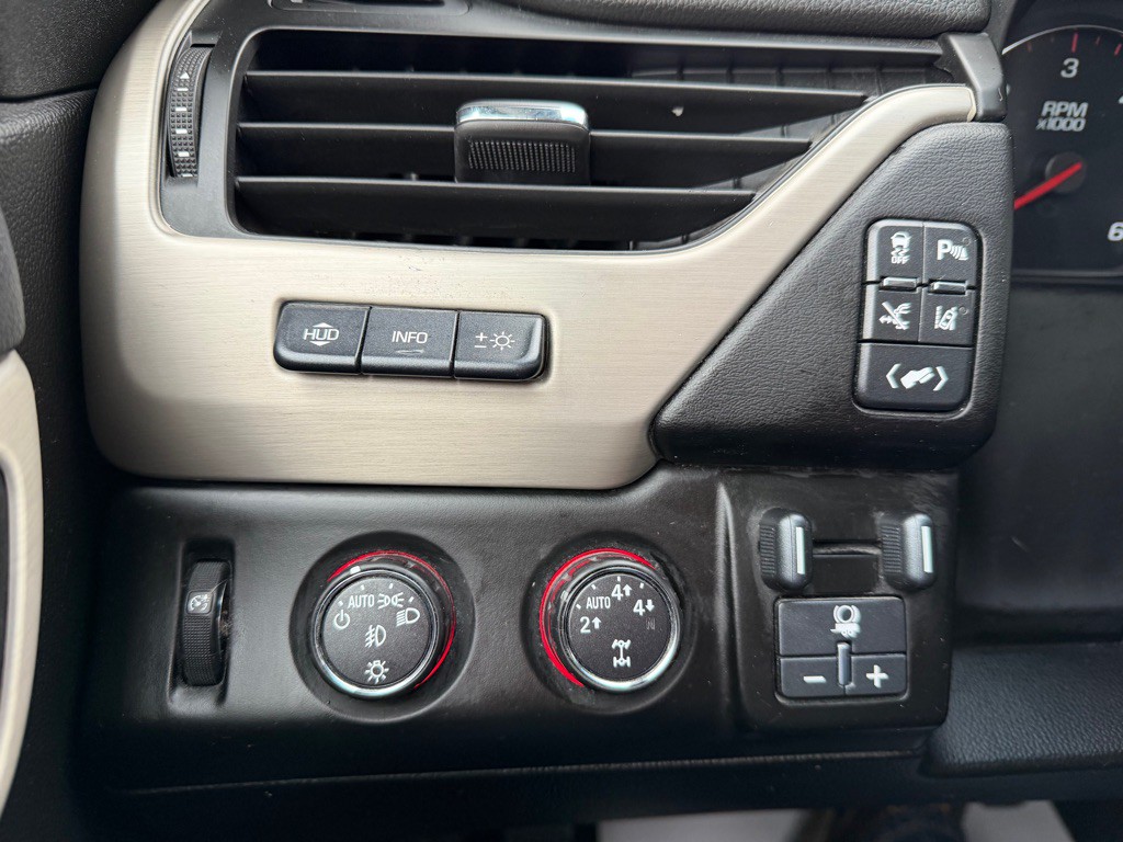 2015 GMC Yukon Image 35