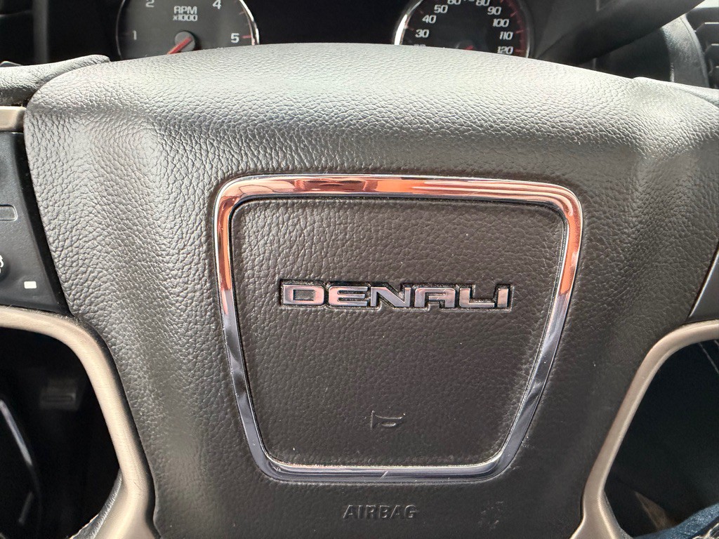 2015 GMC Yukon Image 38