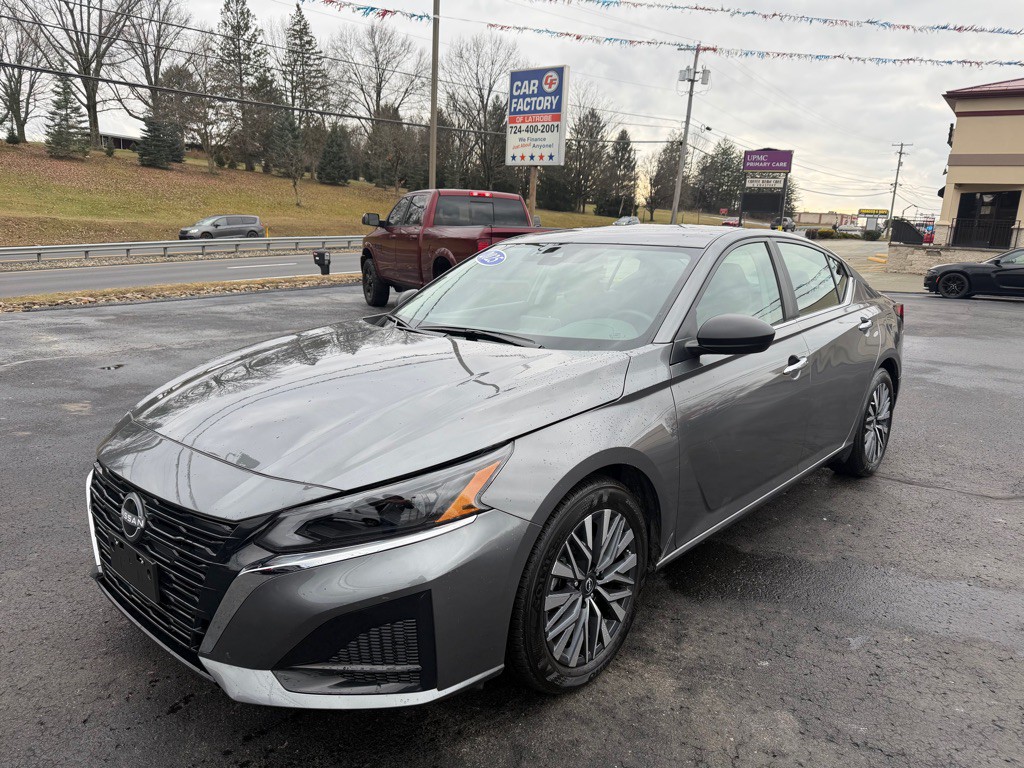 2025 Nissan Altima Image 1