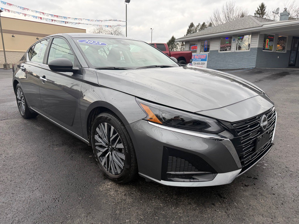 2025 Nissan Altima Image 3