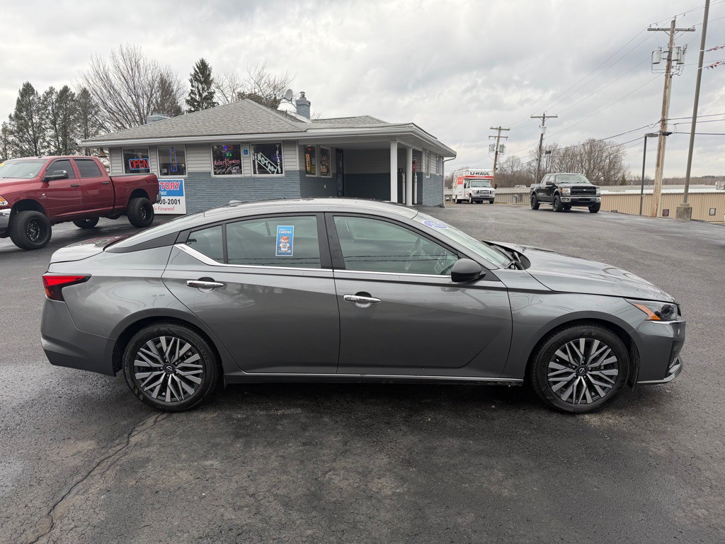 2025 Nissan Altima Image 4