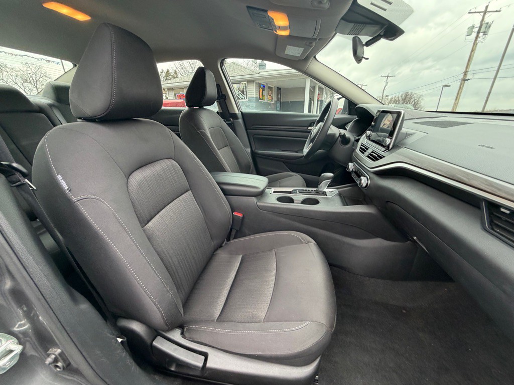 2025 Nissan Altima Image 21