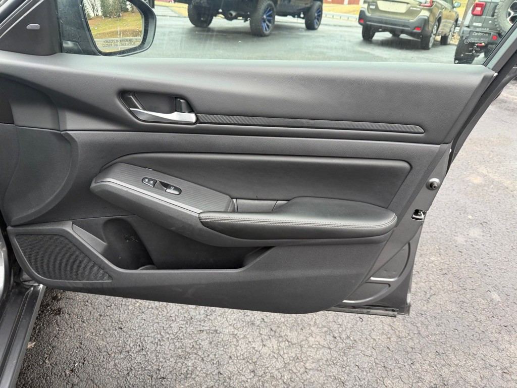 2025 Nissan Altima Image 23