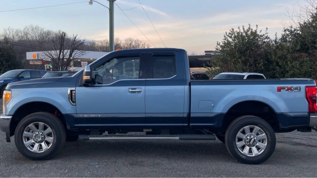 2017 Ford F-350 Image 2