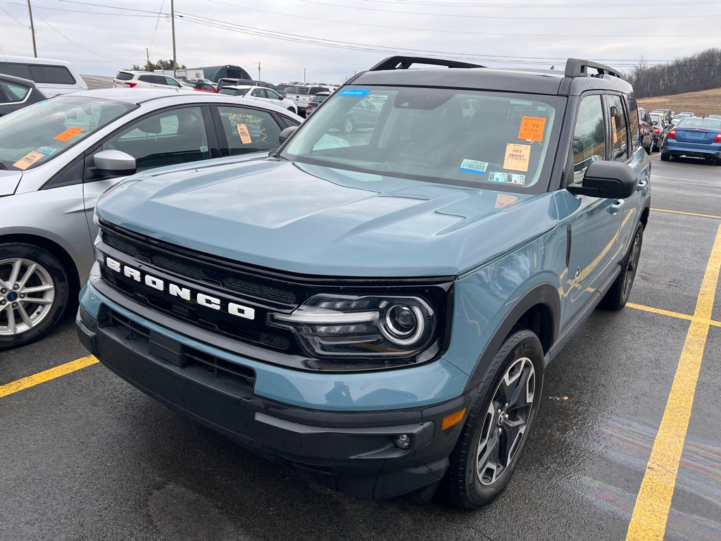 2023 Ford Bronco Image 2