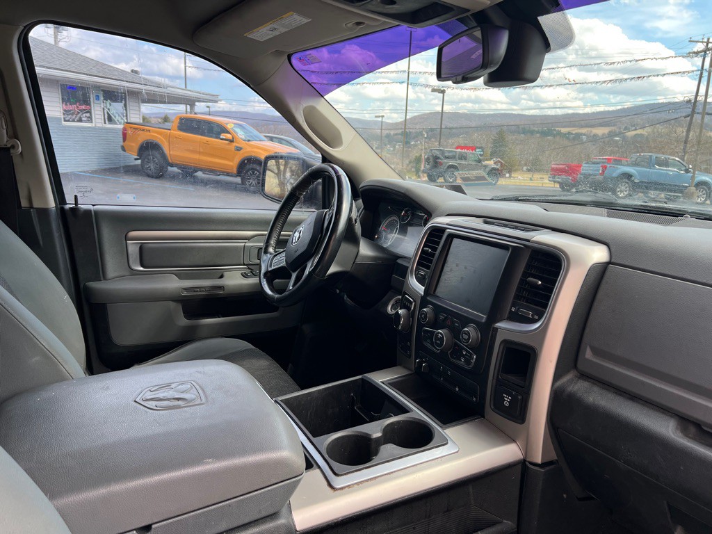 2015 RAM 1500 Image 5