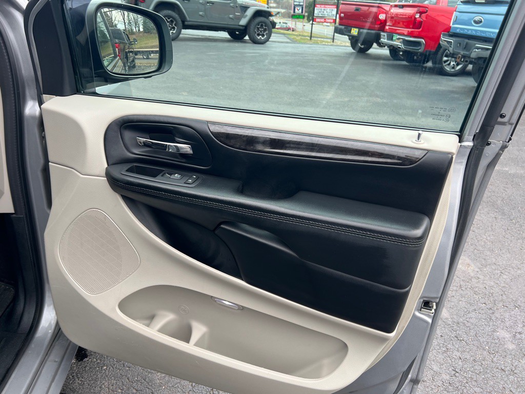 2016 Dodge Grand Caravan Image 21