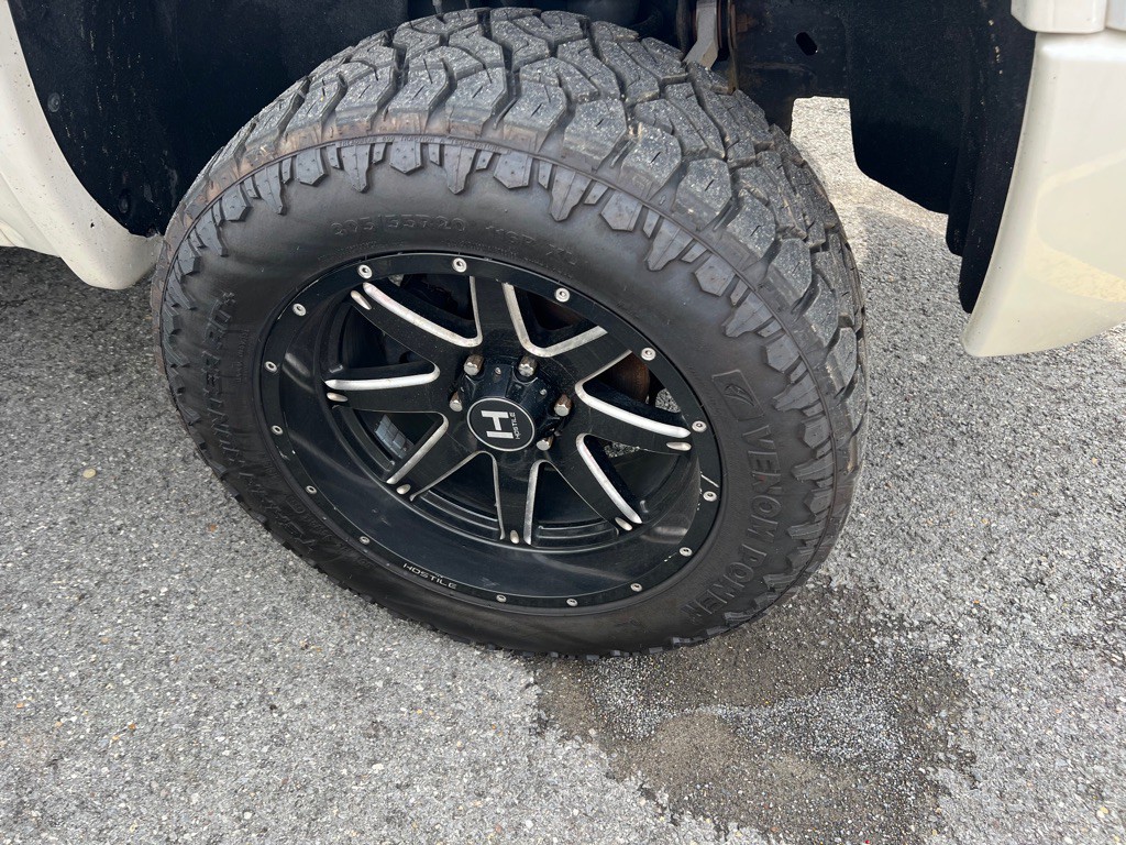 2015 GMC Sierra Image 2