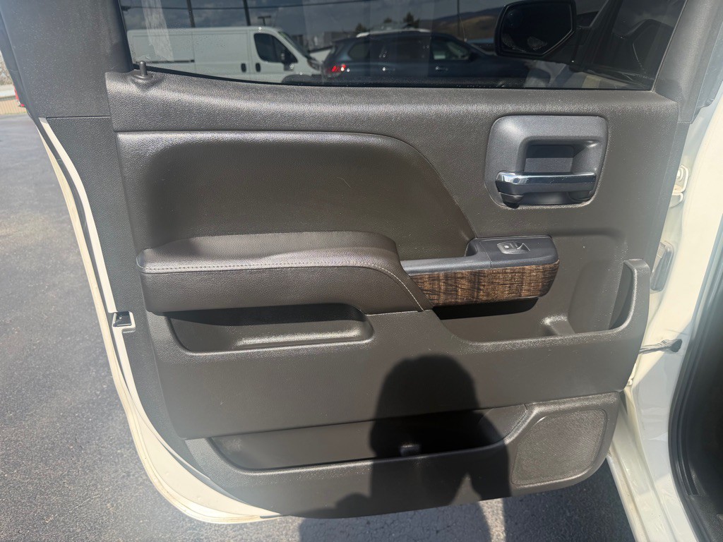 2015 GMC Sierra Image 16