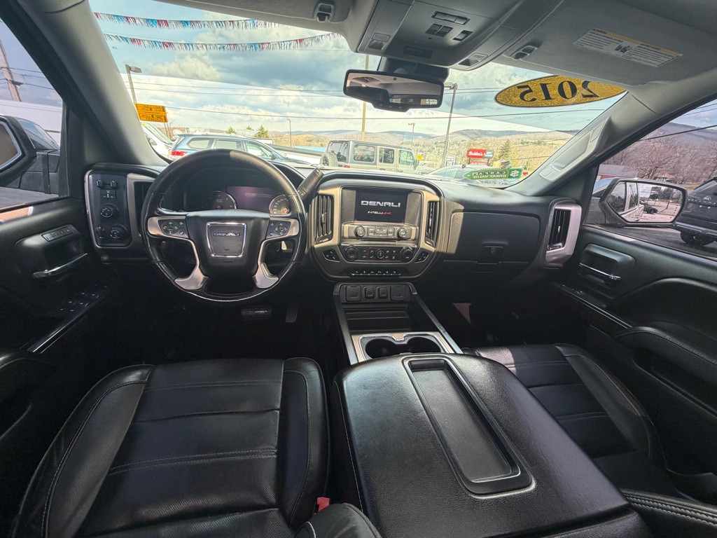 2015 GMC Sierra Image 17