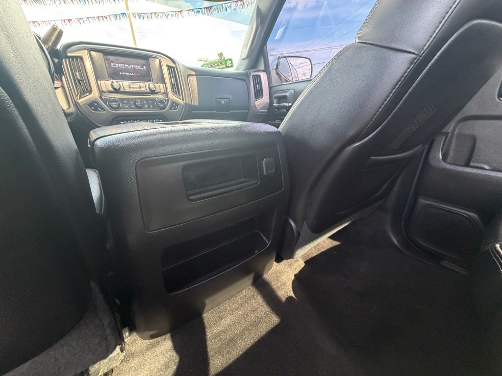 2015 GMC Sierra Image 18