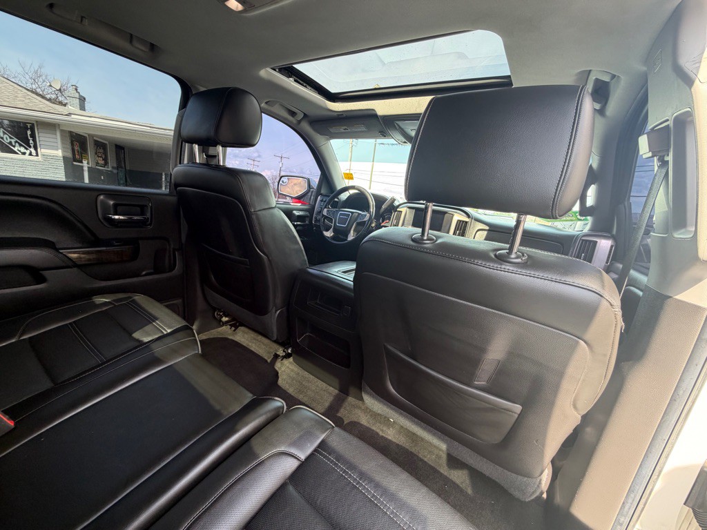 2015 GMC Sierra Image 22