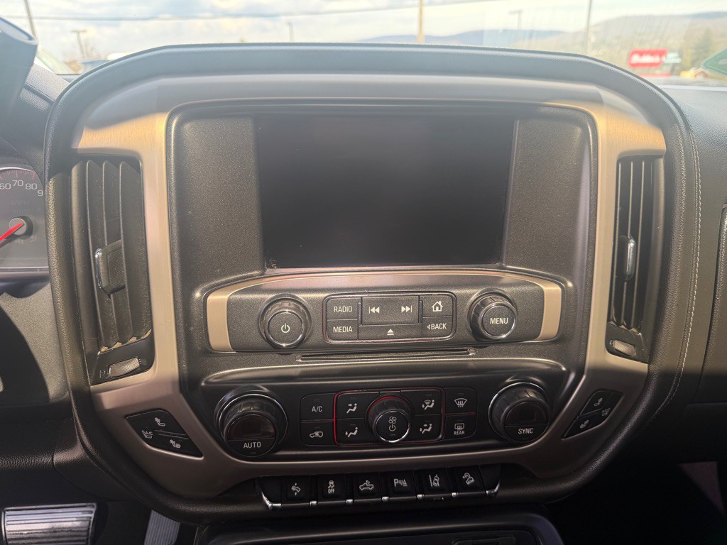 2015 GMC Sierra Image 40