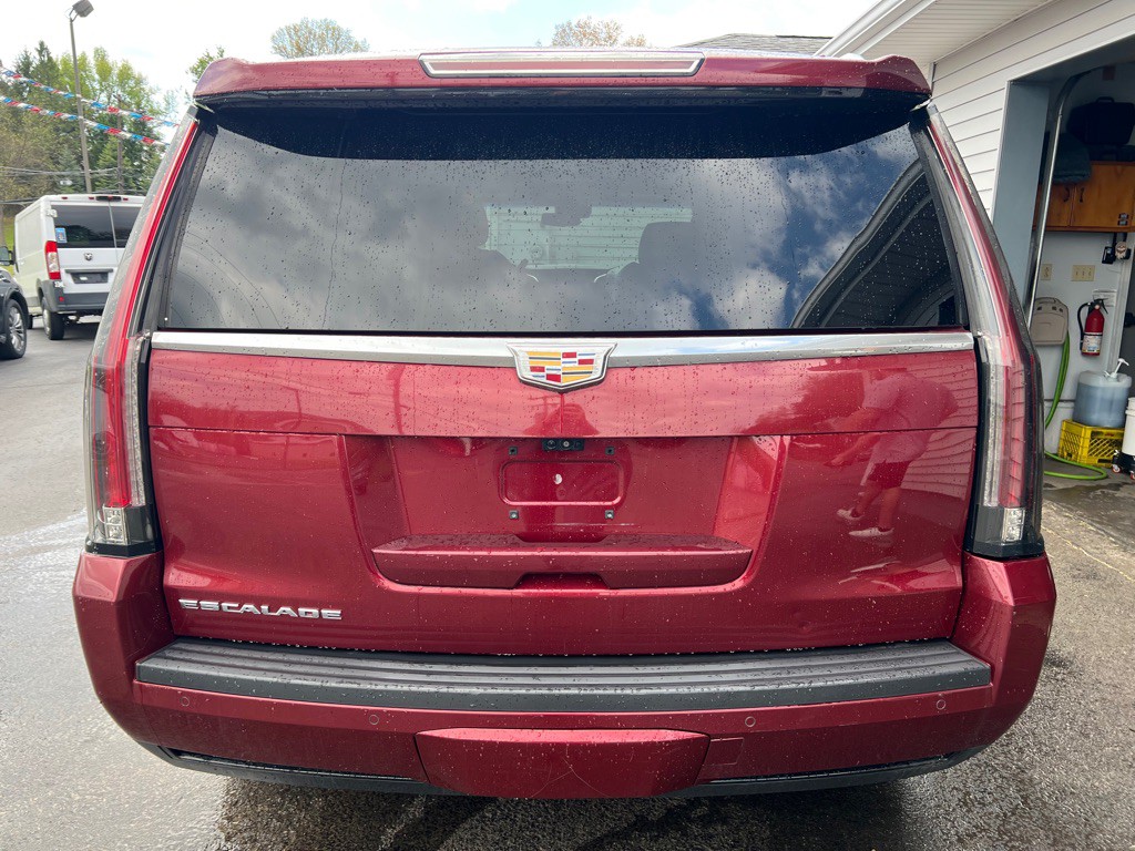 2017 Cadillac Escalade Image 6