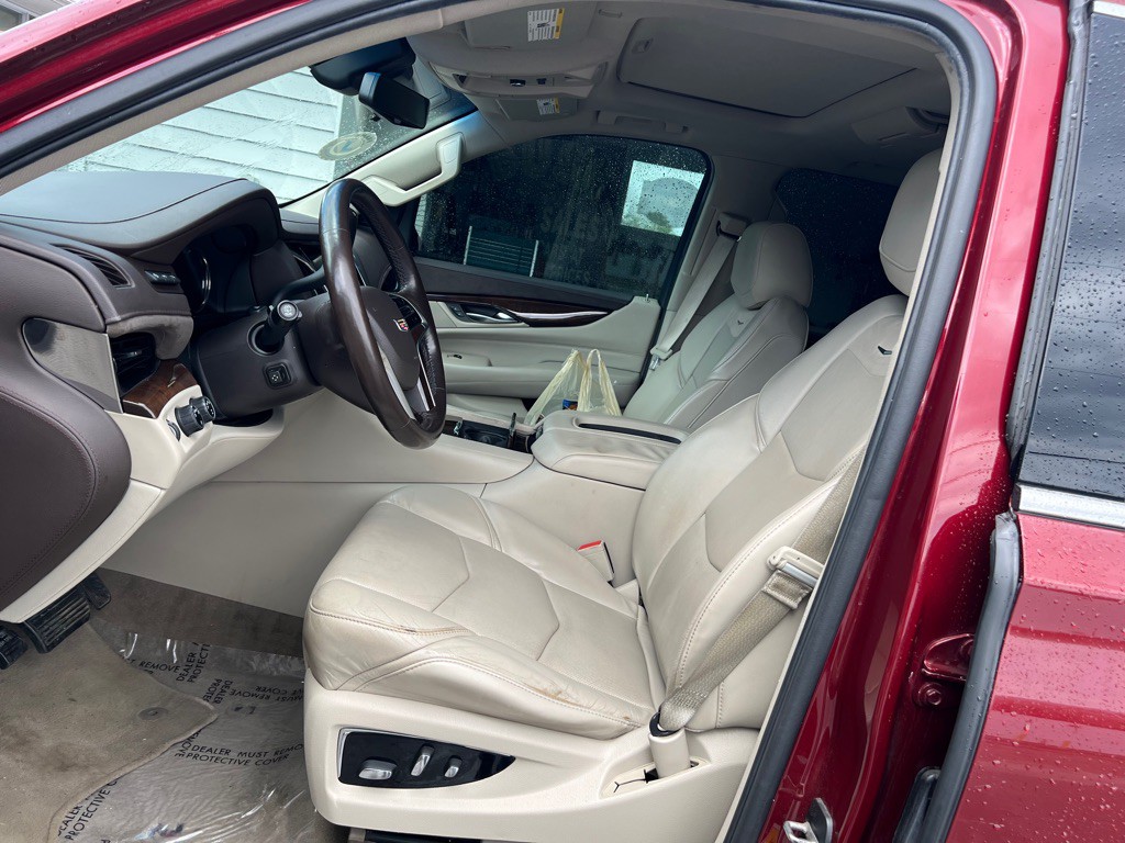 2017 Cadillac Escalade Image 9