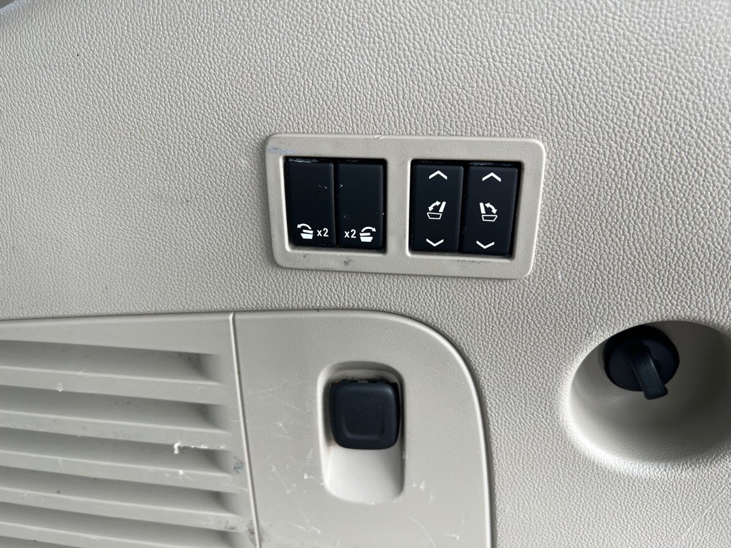 2017 Cadillac Escalade Image 16