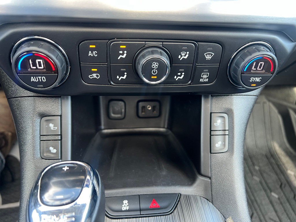 2018 GMC Acadia Image 18