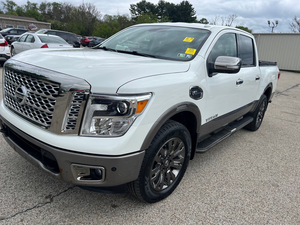 2017 Nissan Titan Image 1