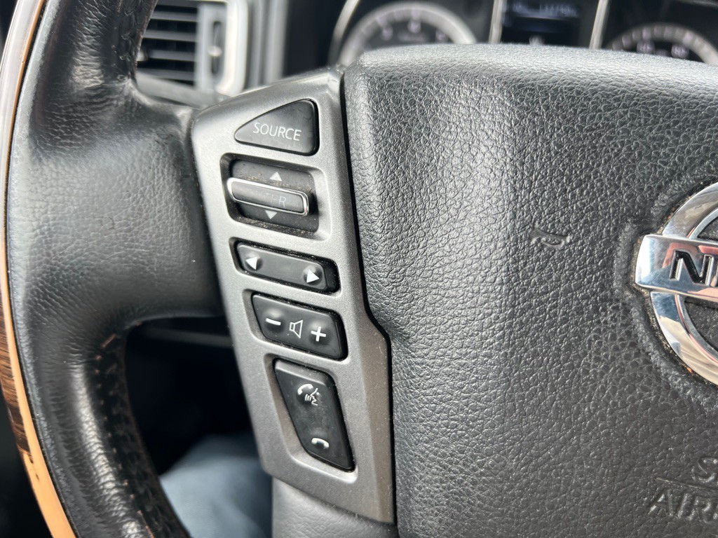 2017 Nissan Titan Image 19