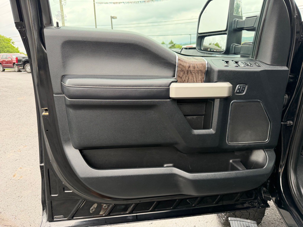 2018 Ford F-350 Image 23