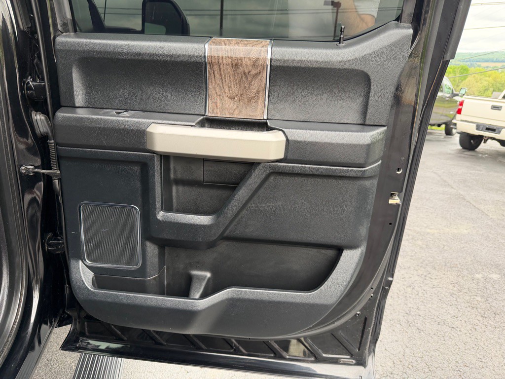 2018 Ford F-350 Image 32