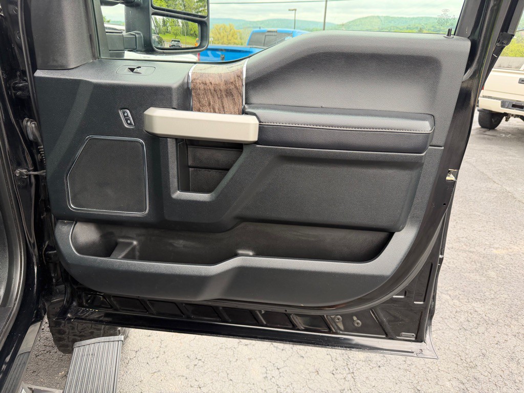 2018 Ford F-350 Image 36