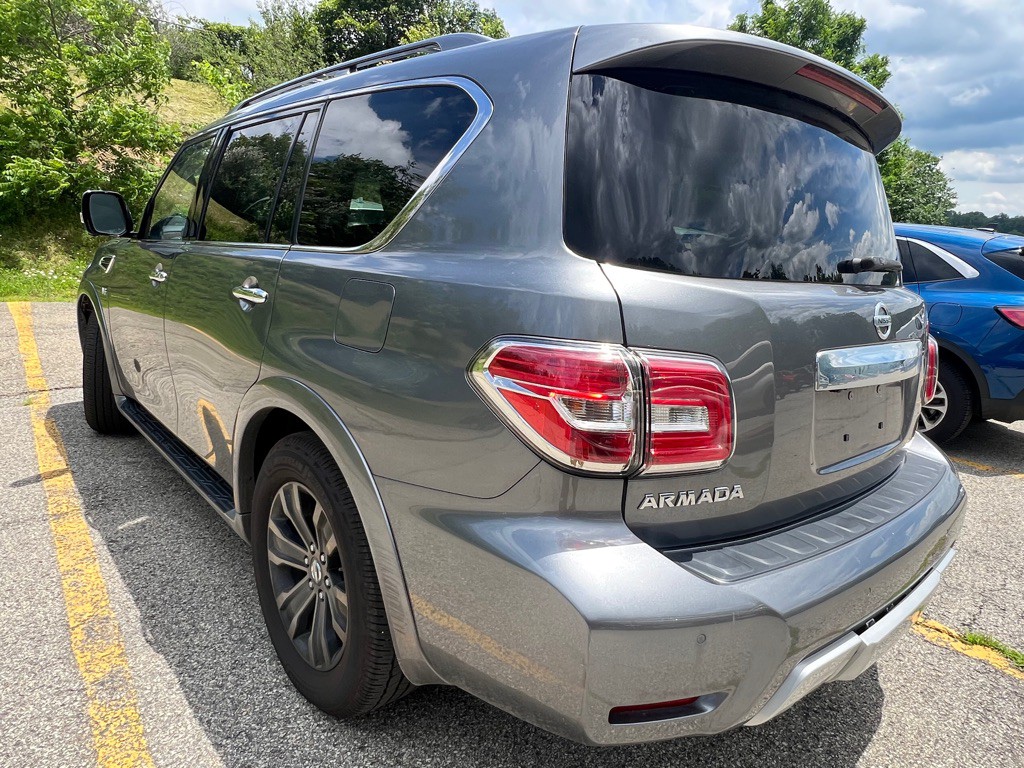 2017 Nissan Armada Image 5