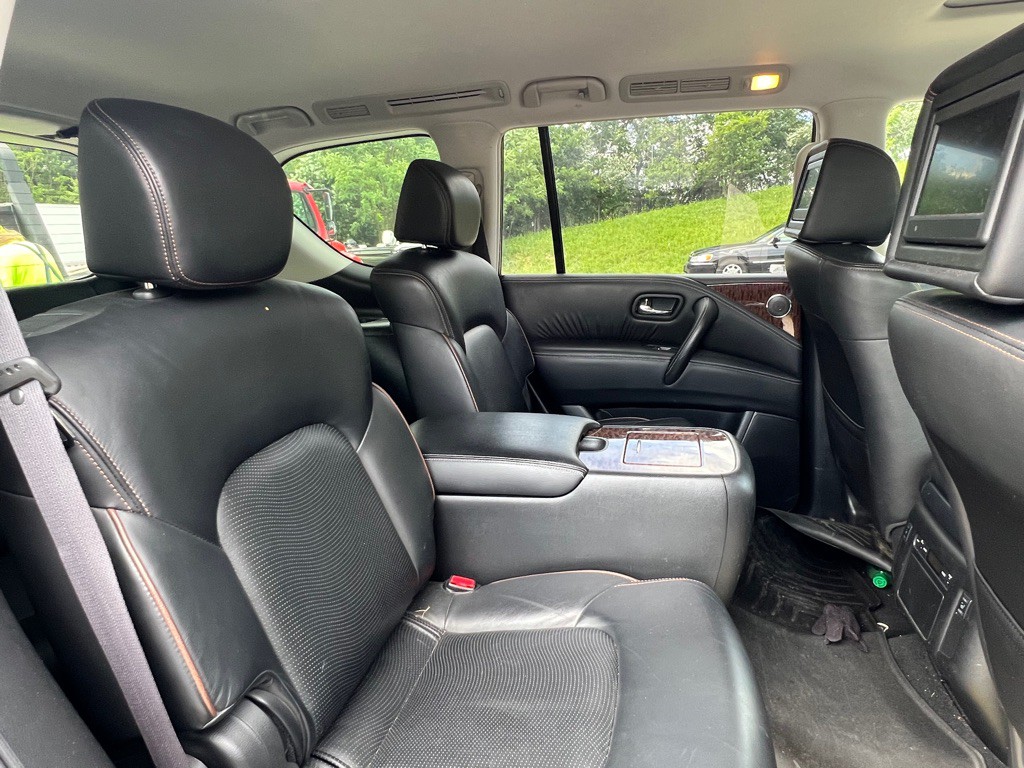 2017 Nissan Armada Image 9