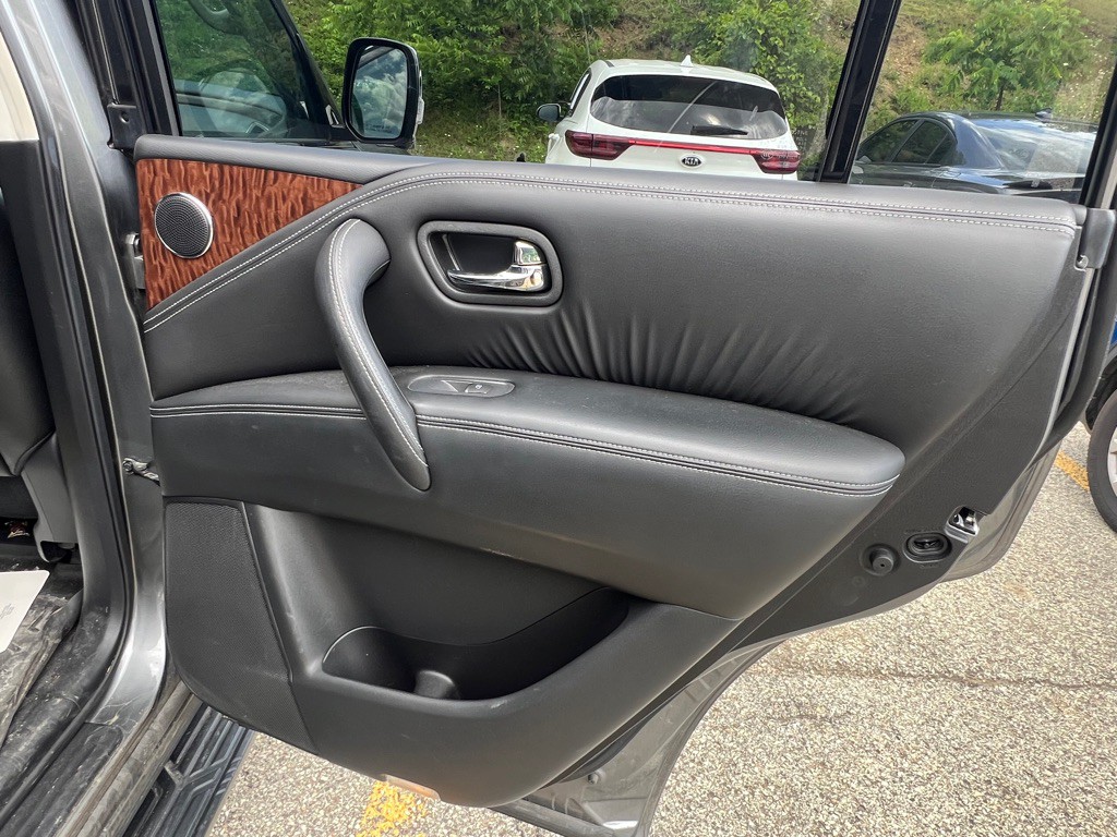 2017 Nissan Armada Image 11