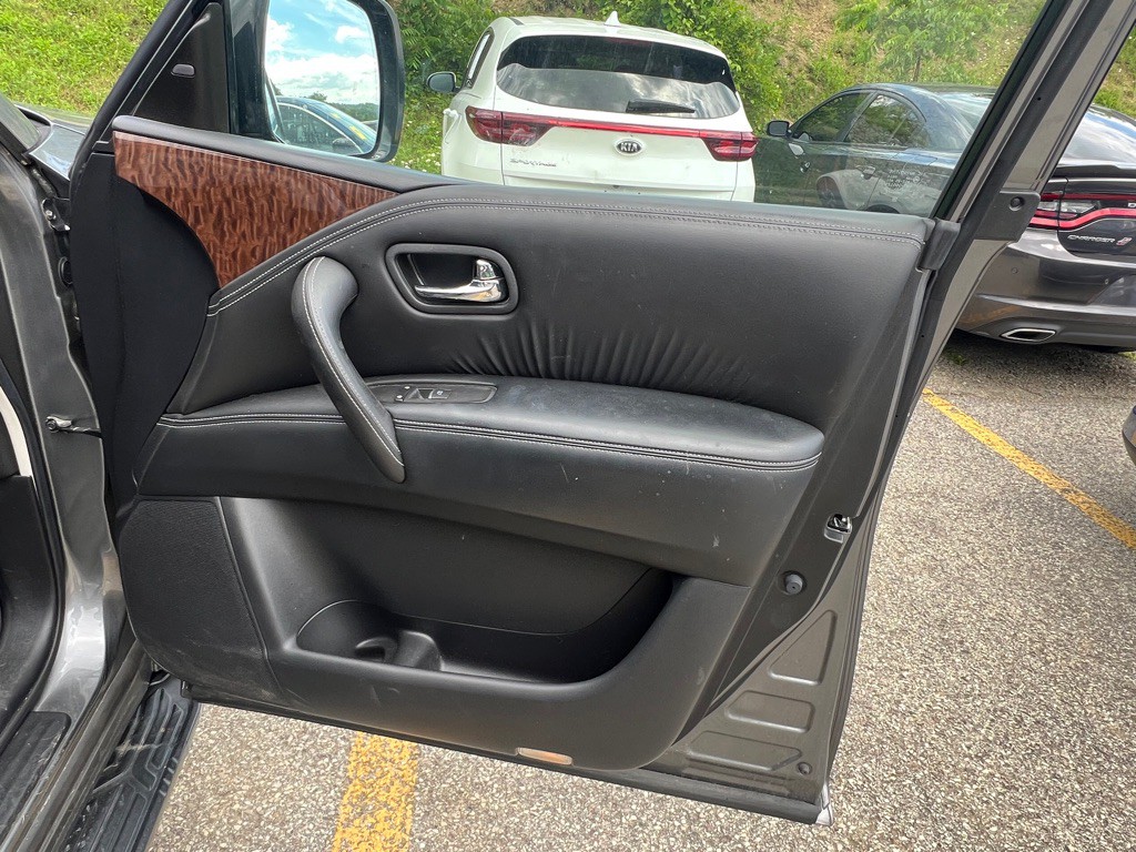 2017 Nissan Armada Image 12