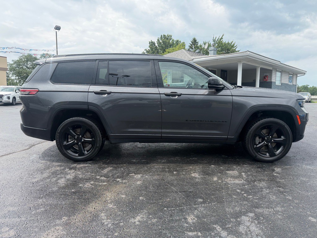 2022 Jeep Grand Cherokee Image 4
