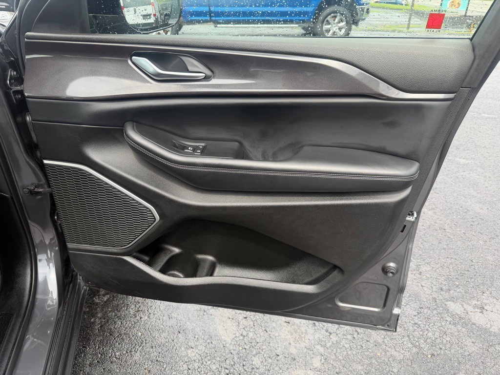 2022 Jeep Grand Cherokee Image 33