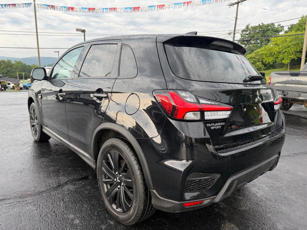 2021 Mitsubishi Outlander Image 7