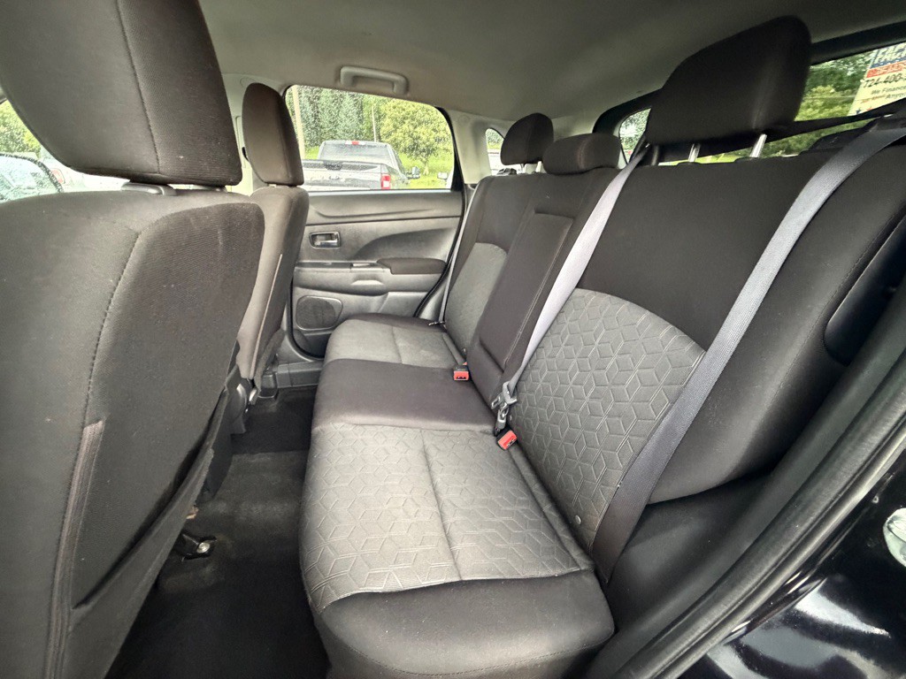 2021 Mitsubishi Outlander Image 14