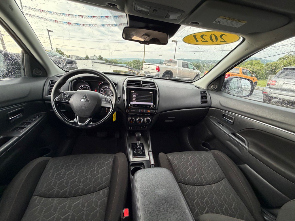 2021 Mitsubishi Outlander Image 15