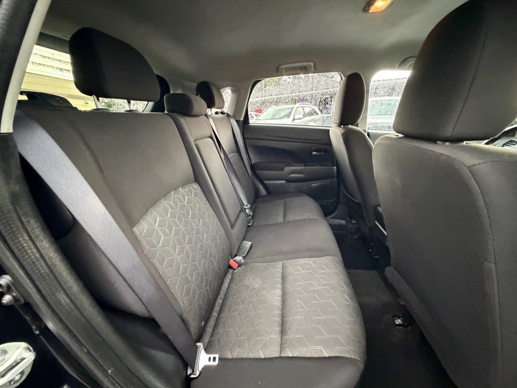 2021 Mitsubishi Outlander Image 19