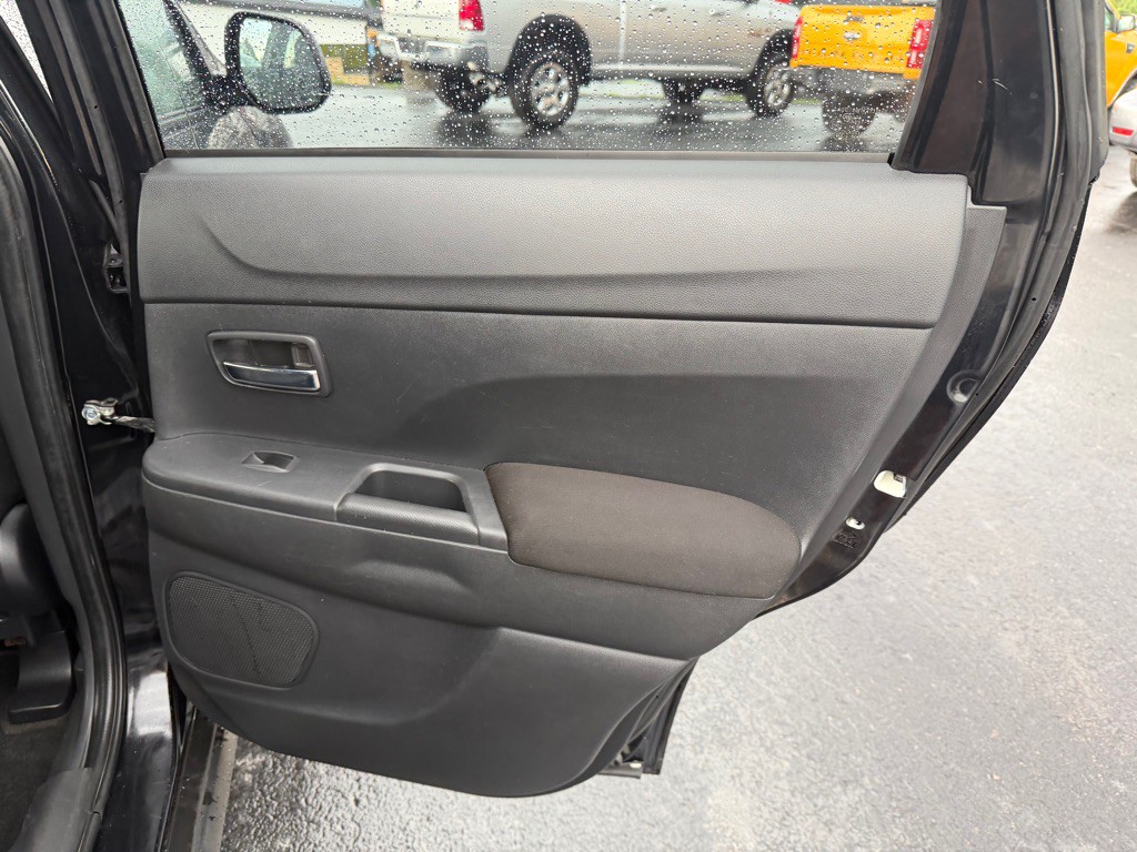 2021 Mitsubishi Outlander Image 20
