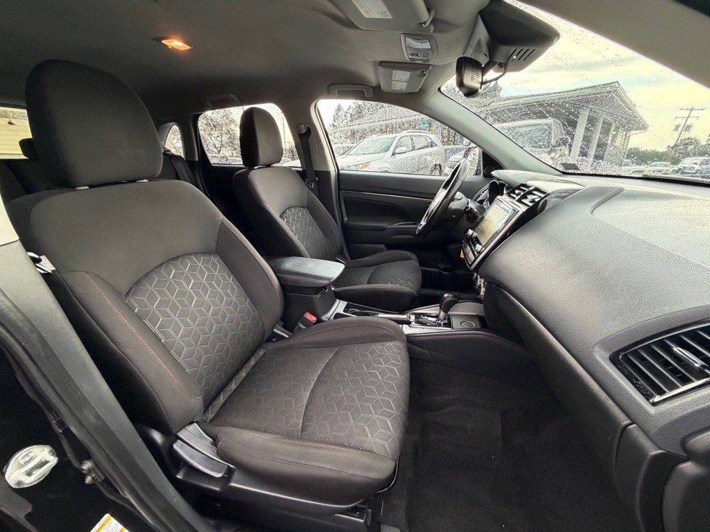 2021 Mitsubishi Outlander Image 22